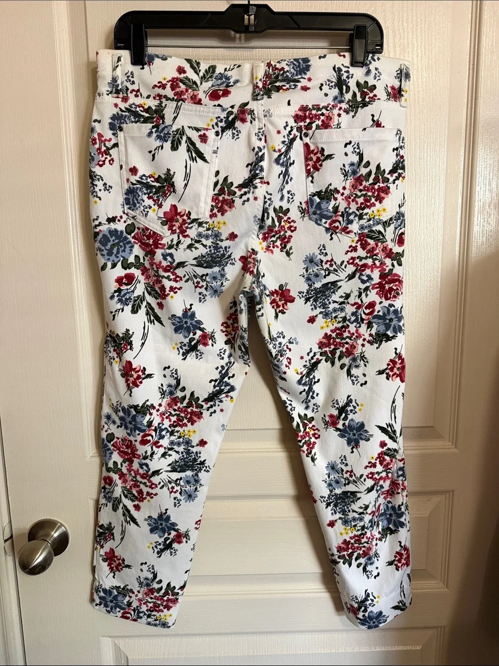 Time and Tru White Floral Slim Ankle Pants with Blue & Red Blooms - Picture 3 of 4